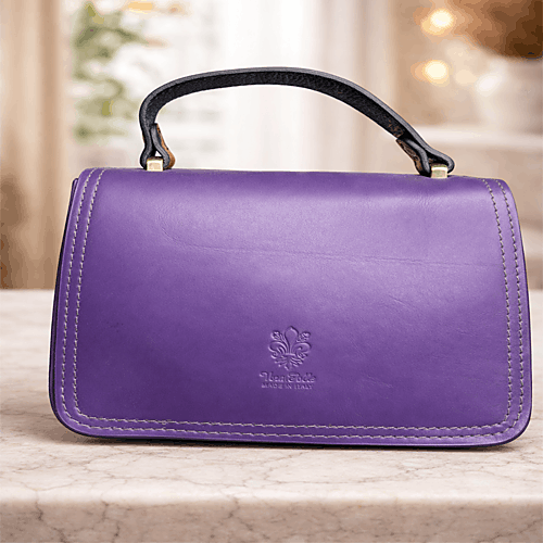 Borsa di pelle viola con manico nero