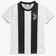 Indossa la passione con la maglia da calcio Juventus Black & White!