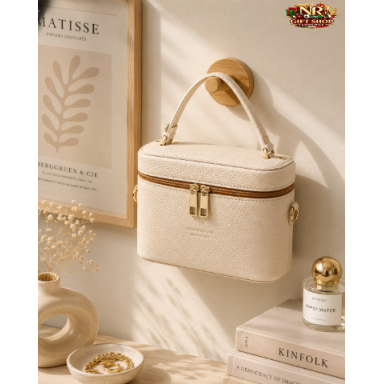 Eleganza e funzionalità: scopri la Elegant Vanity Storage Handbag!