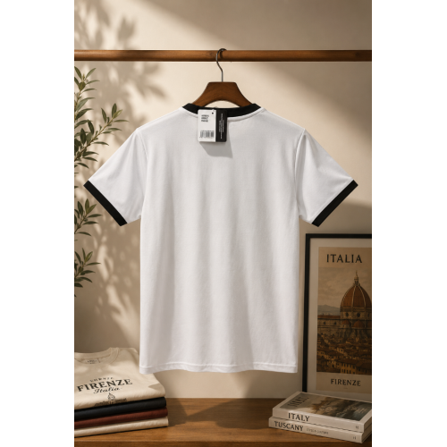 Indossa la passione con la maglia da calcio Juventus Black & White!